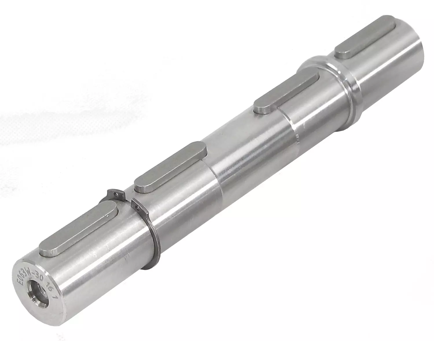 Lähtöliitäntäakseli